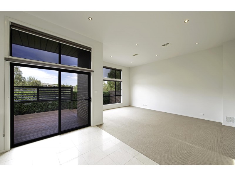 7/16 Ray Ellis Crescent, Forde ACT 2914