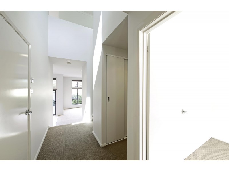 7/16 Ray Ellis Crescent, Forde ACT 2914