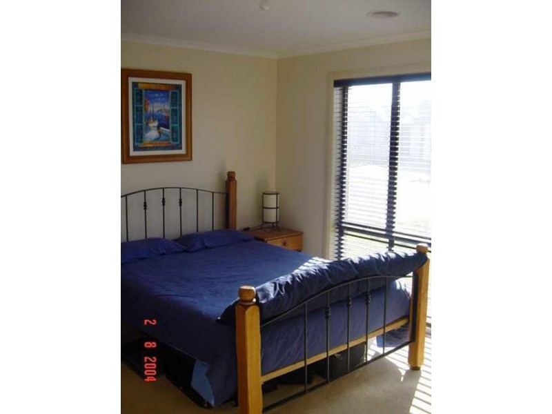 10 Benaroon Cct, Amaroo ACT 2914