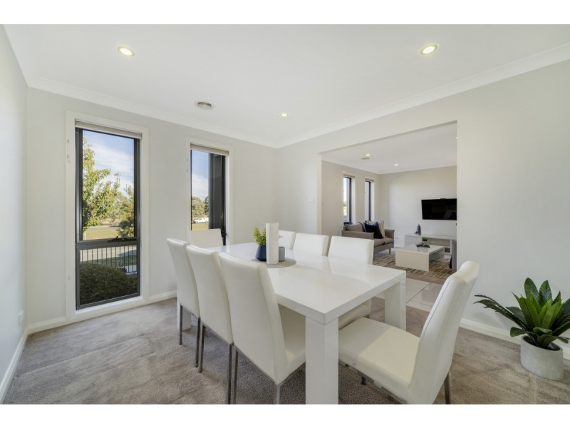 9 Lansdown Crescent, Casey ACT 2913