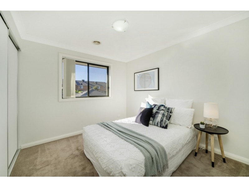 9 Lansdown Crescent, Casey ACT 2913