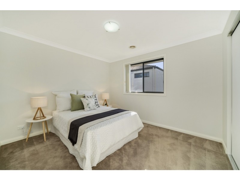 9 Lansdown Crescent, Casey ACT 2913