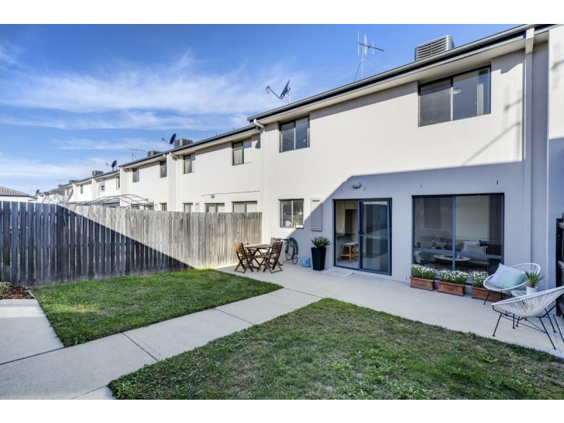 9 Lansdown Crescent, Casey ACT 2913