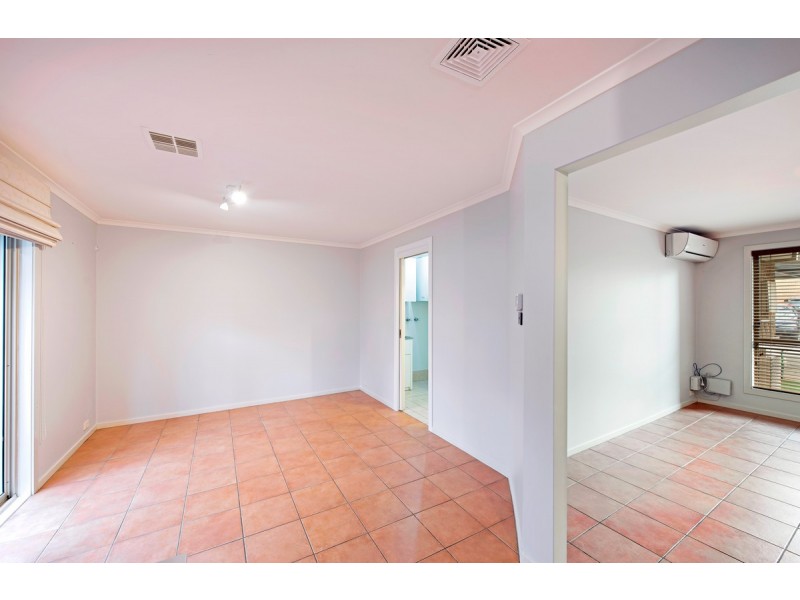 4 Saxby Close, Amaroo ACT 2914