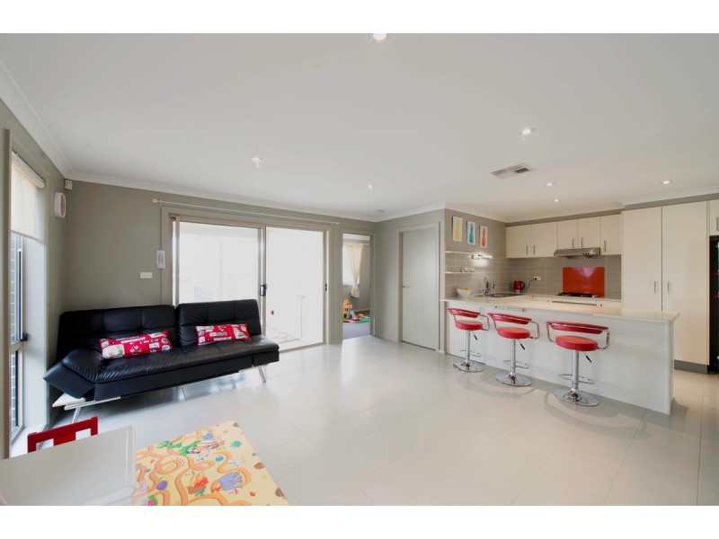 10 Oodgeroo Avenue, Franklin ACT 2913