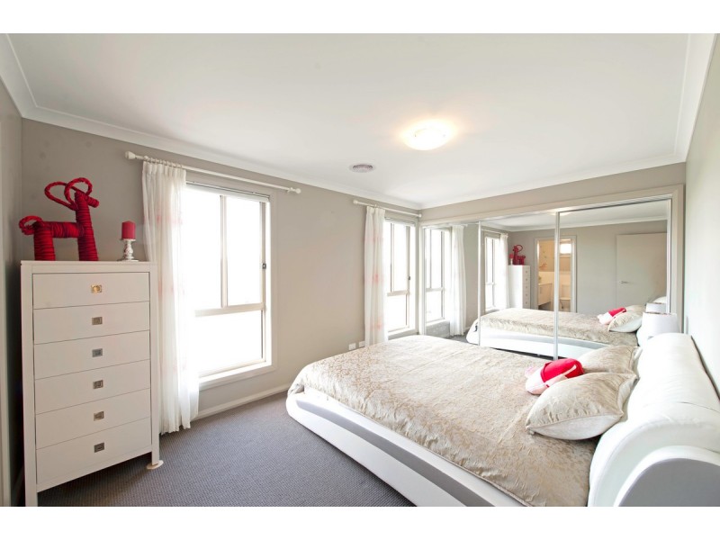 10 Oodgeroo Avenue, Franklin ACT 2913