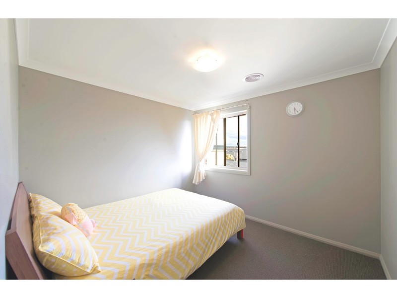 10 Oodgeroo Avenue, Franklin ACT 2913