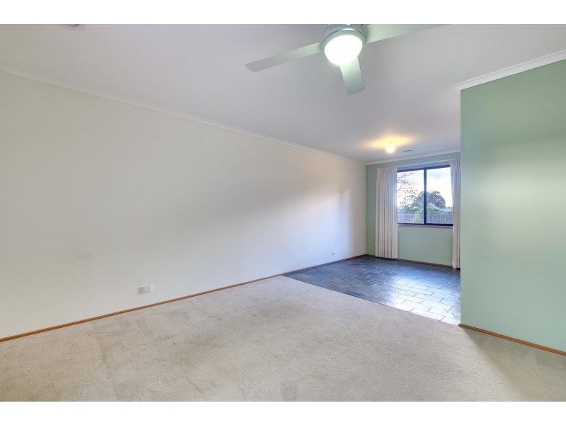 16 Hamlet Place, Florey ACT 2615