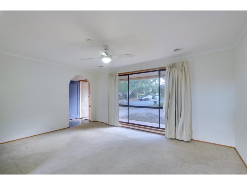 16 Hamlet Place, Florey ACT 2615