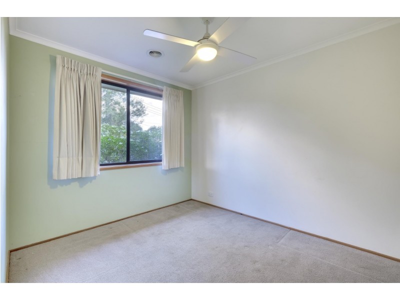 16 Hamlet Place, Florey ACT 2615
