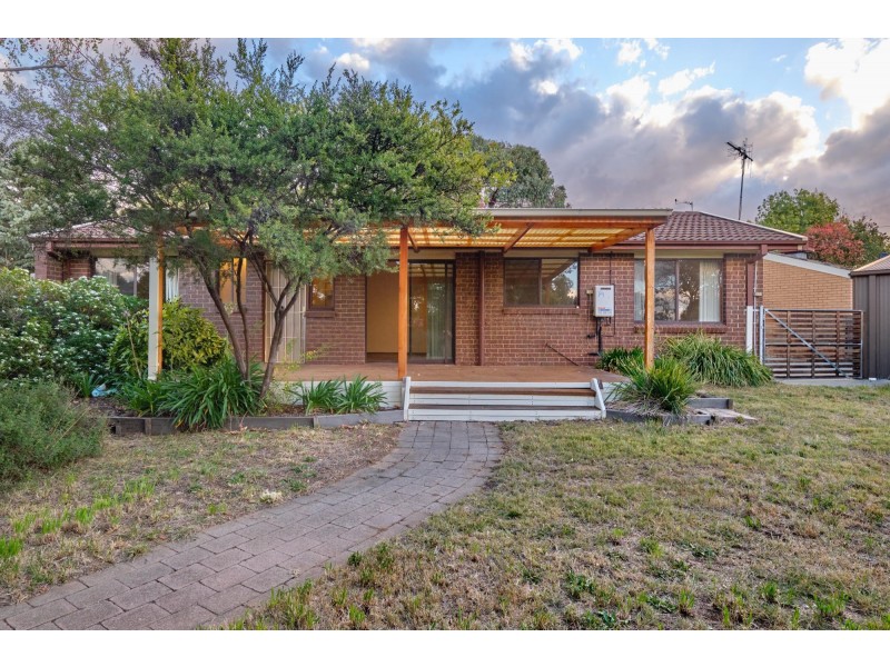 16 Hamlet Place, Florey ACT 2615