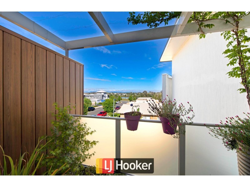 8/41 Clare Burton Crescent, Franklin ACT 2913