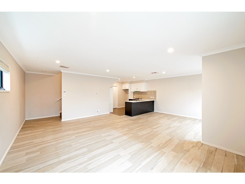 2/50 Henry Kendall Street, Franklin ACT 2913