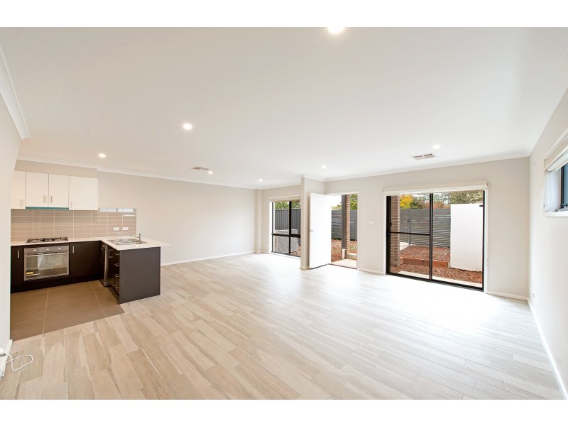 2/50 Henry Kendall Street, Franklin ACT 2913