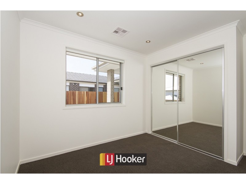 38 Cocoparra Crescent, Crace ACT 2911