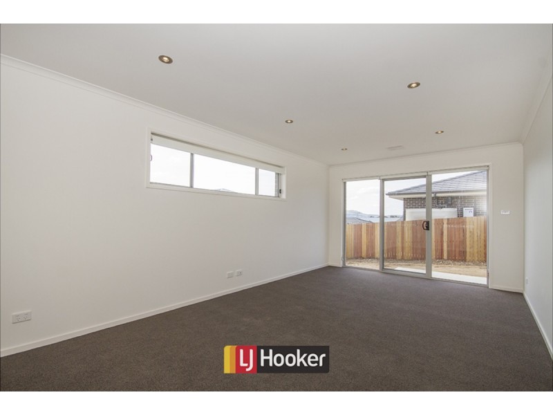 38 Cocoparra Crescent, Crace ACT 2911