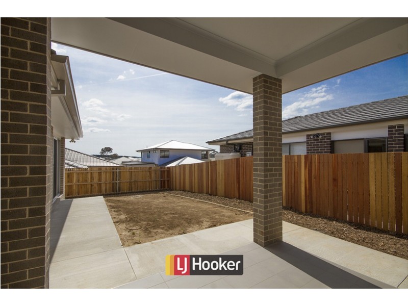 38 Cocoparra Crescent, Crace ACT 2911