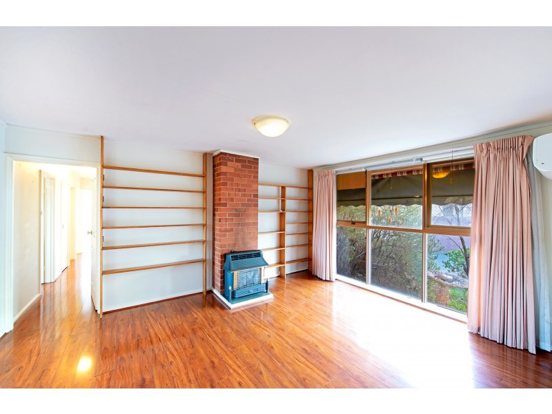 9 Bage Place, Mawson ACT 2607