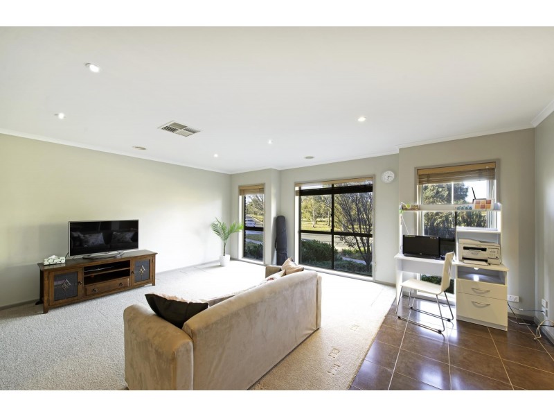 68 Alec Hope Crescent, Franklin ACT 2913