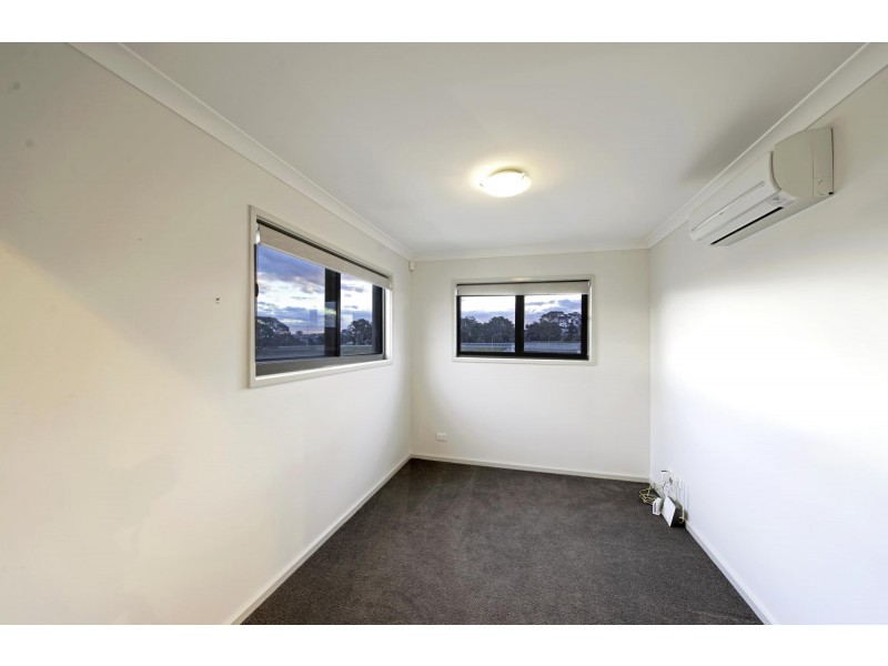 1/40 Hibberd Crescent, Forde ACT 2914