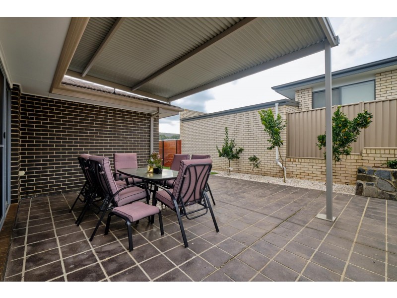 8 Yerradhang Street, Ngunnawal ACT 2913