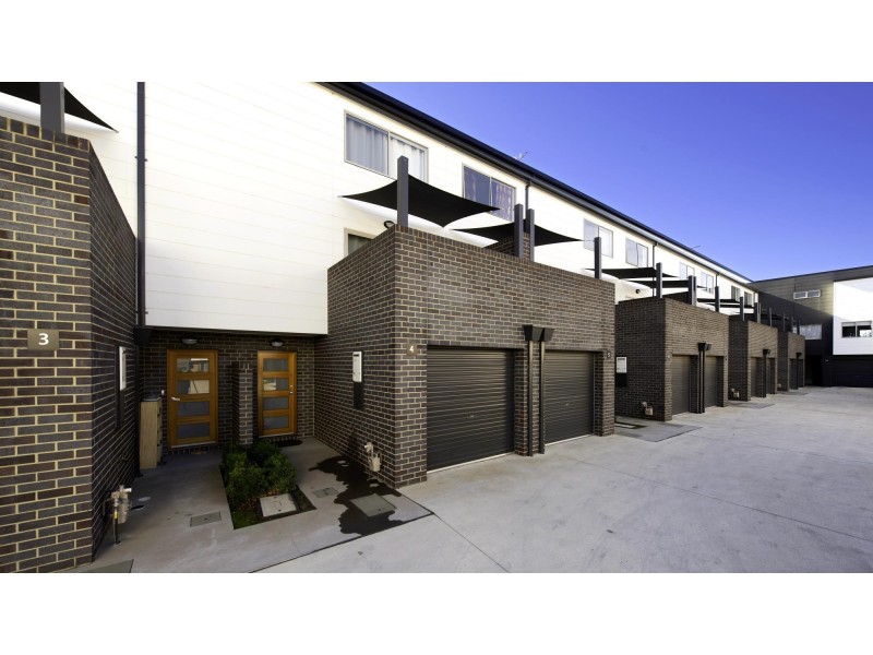 4/8 Henry Kendall Street, Franklin ACT 2913