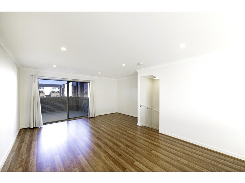4/8 Henry Kendall Street, Franklin ACT 2913