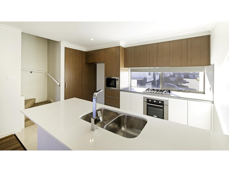 4/8 Henry Kendall Street, Franklin ACT 2913