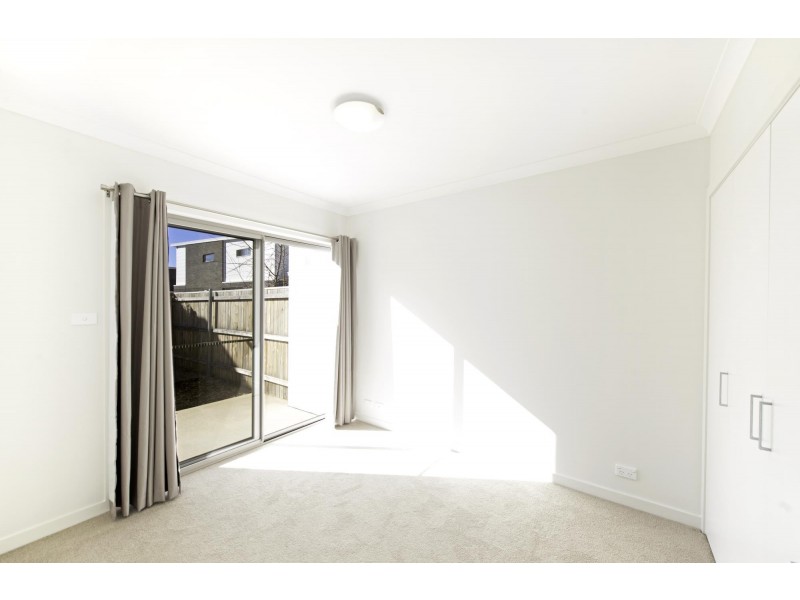 4/8 Henry Kendall Street, Franklin ACT 2913