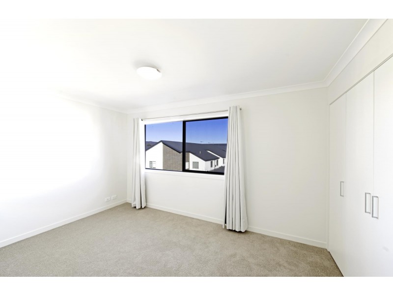 4/8 Henry Kendall Street, Franklin ACT 2913