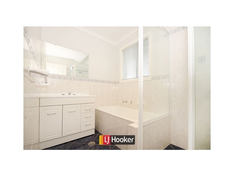 4/11 Len Waters Street, Ngunnawal ACT 2913