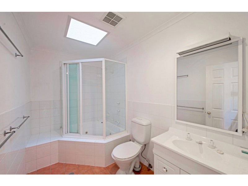 8/25 Aspinall Street, Watson ACT 2602