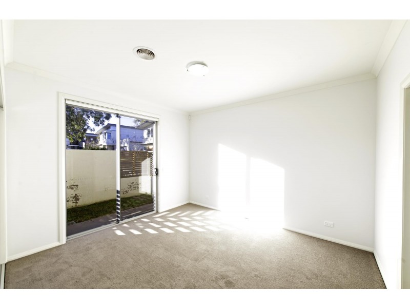 1/30 Tom Nicholas Crescent, Forde ACT 2914