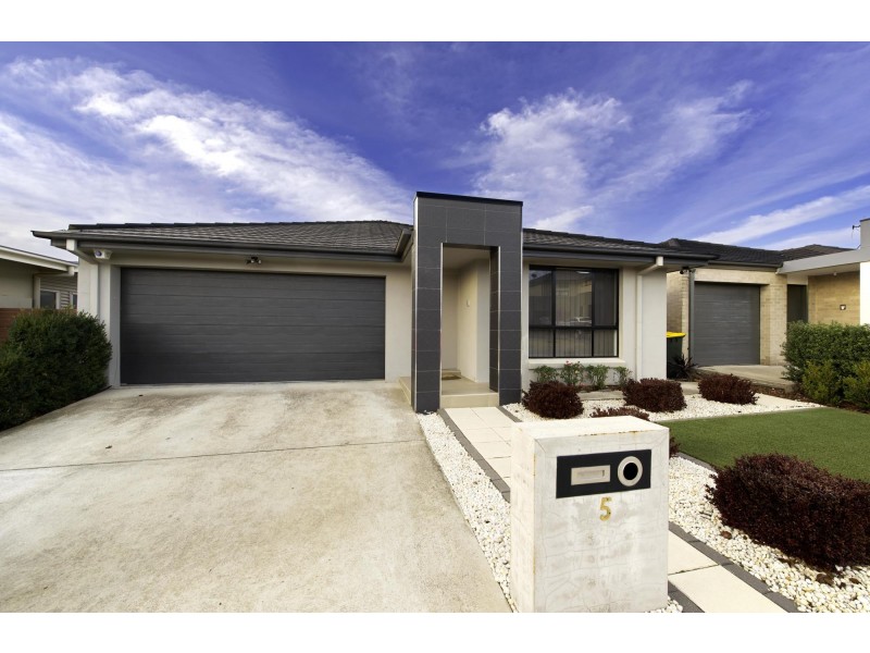 5 Bruce Dittmar Street, Forde ACT 2914