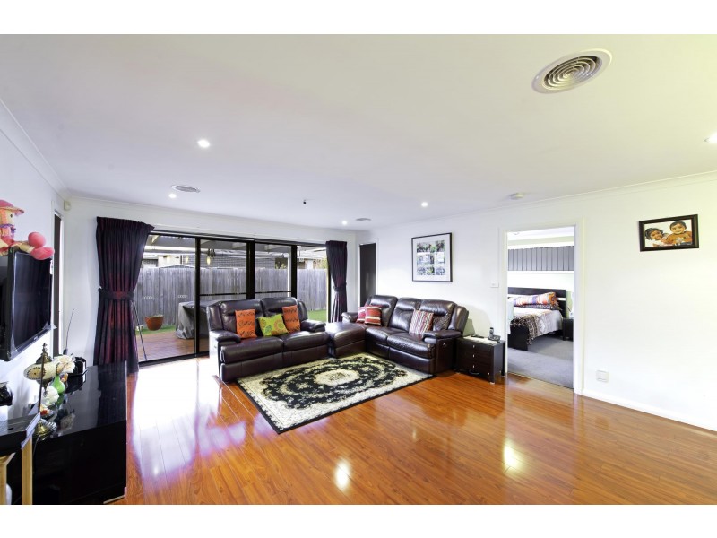 5 Bruce Dittmar Street, Forde ACT 2914