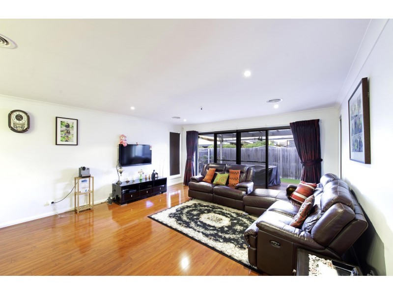 5 Bruce Dittmar Street, Forde ACT 2914