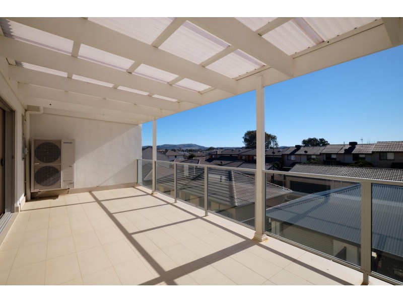2/121 Anthony Rolfe Avenue, Gungahlin ACT 2912