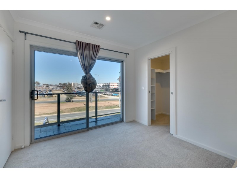 2/121 Anthony Rolfe Avenue, Gungahlin ACT 2912