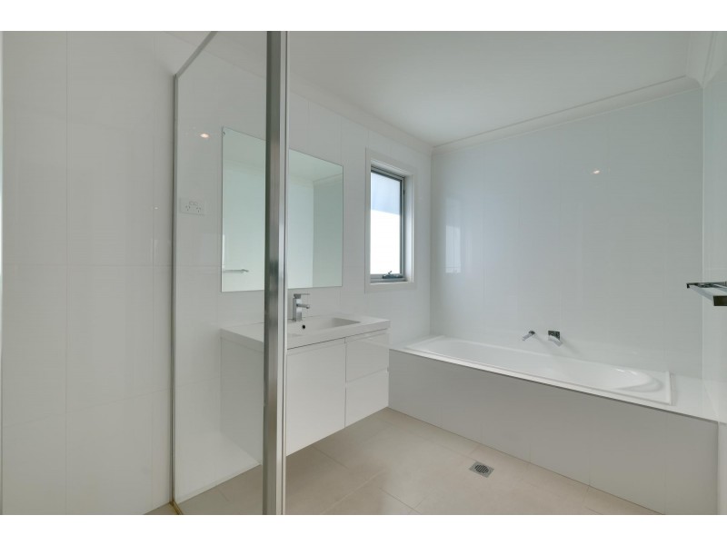 2/121 Anthony Rolfe Avenue, Gungahlin ACT 2912