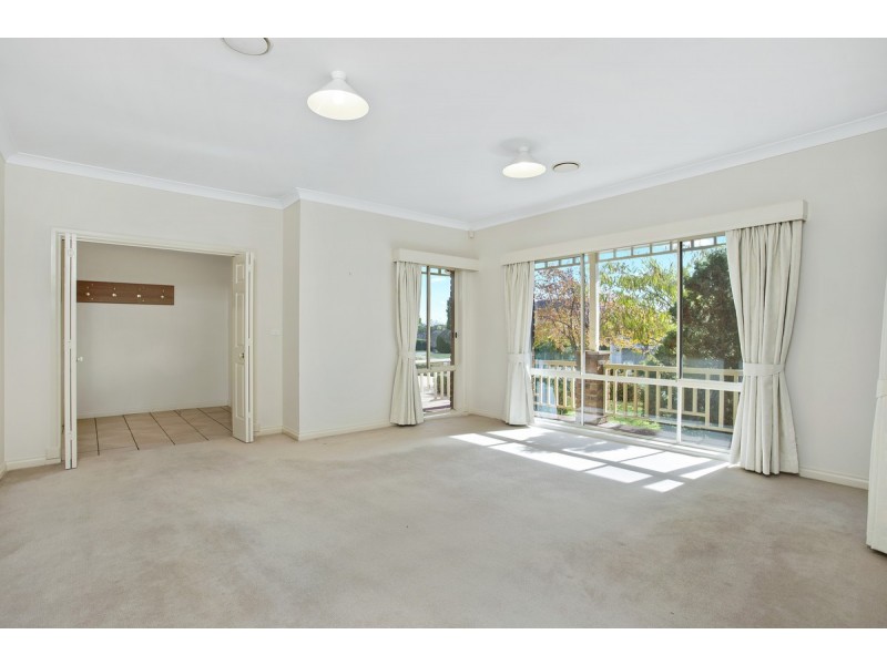 27 Feathertop Street, Palmerston ACT 2913