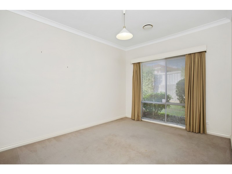 27 Feathertop Street, Palmerston ACT 2913