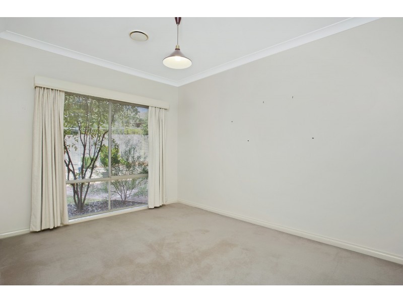 27 Feathertop Street, Palmerston ACT 2913