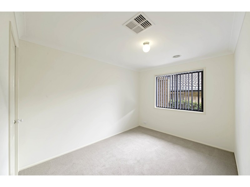 7 Delma View, Gungahlin ACT 2912