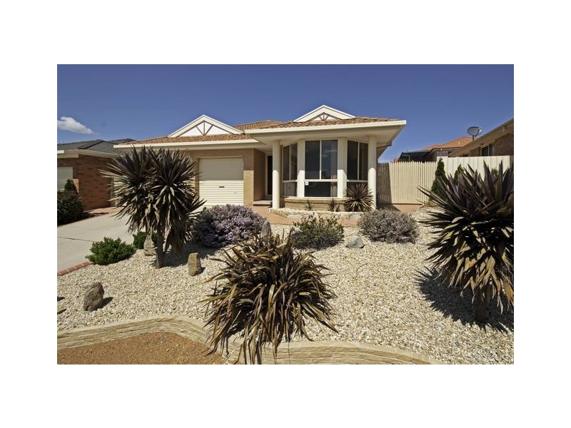 16 Bendora Crescent, Palmerston ACT 2913