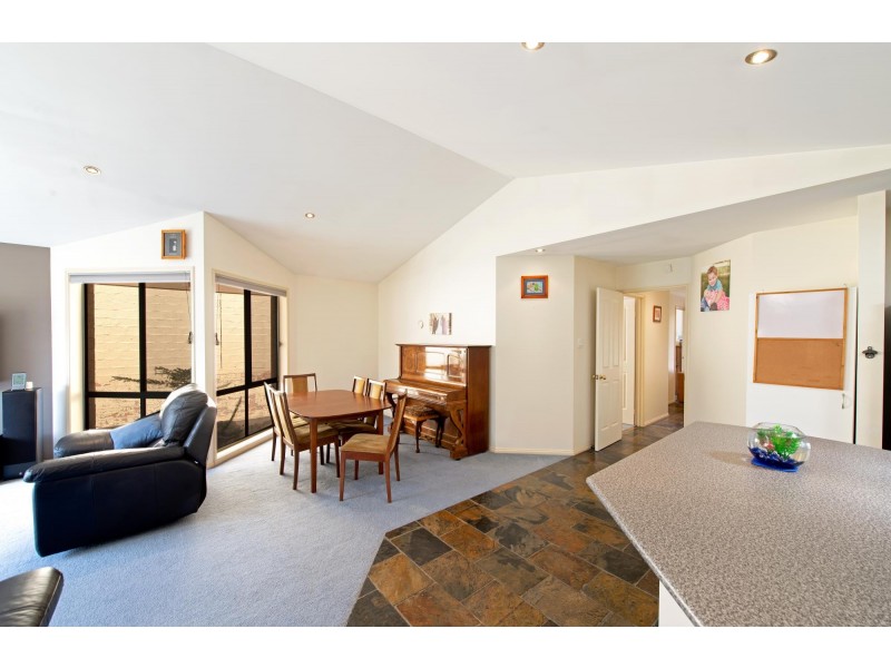 82 Wanderer Court, Amaroo ACT 2914