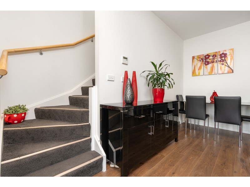 2/72 Henry Kendall Street, Franklin ACT 2913
