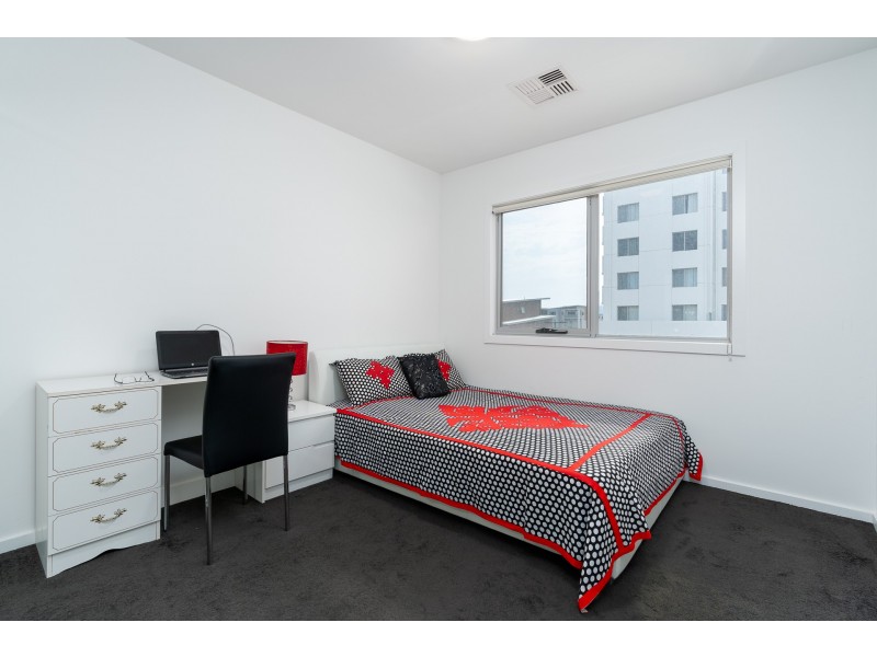 2/72 Henry Kendall Street, Franklin ACT 2913