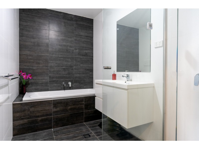 2/72 Henry Kendall Street, Franklin ACT 2913