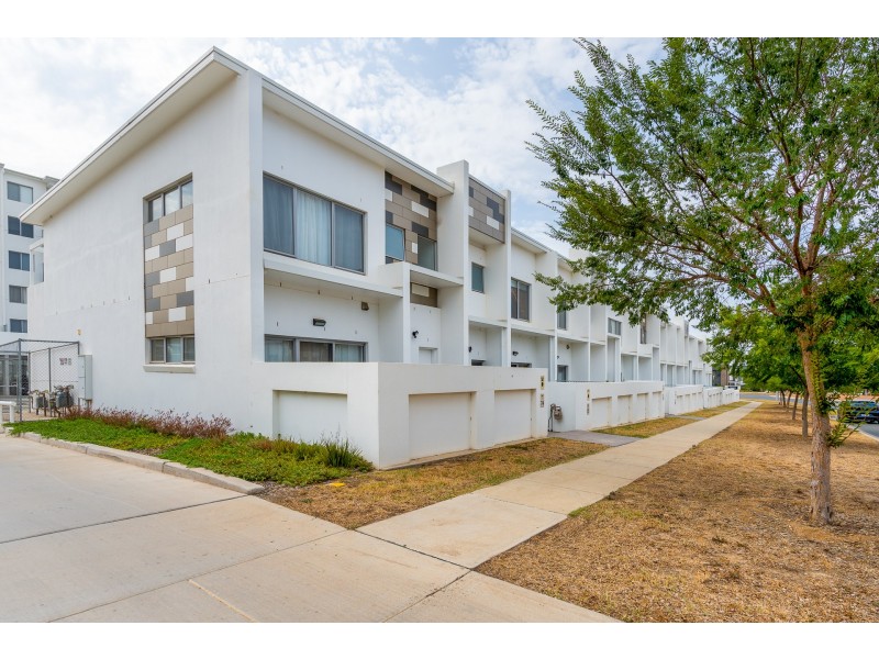 2/72 Henry Kendall Street, Franklin ACT 2913