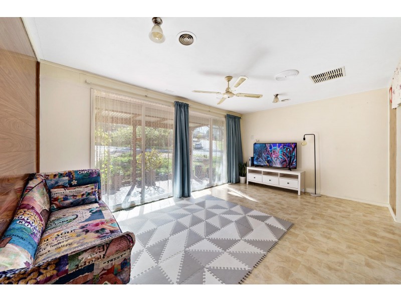 9 Glenorchy Street, Lyons ACT 2606